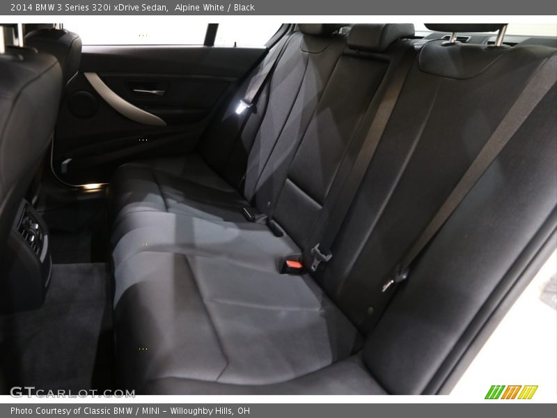 Alpine White / Black 2014 BMW 3 Series 320i xDrive Sedan