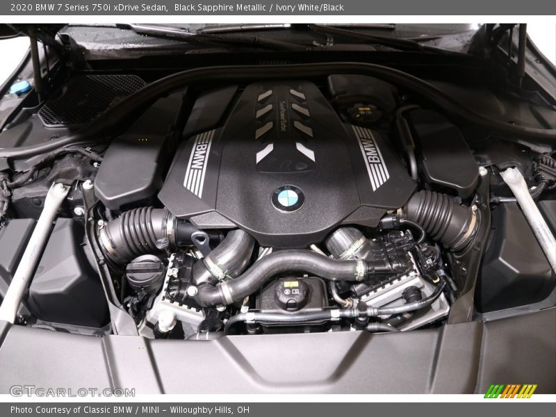 Black Sapphire Metallic / Ivory White/Black 2020 BMW 7 Series 750i xDrive Sedan