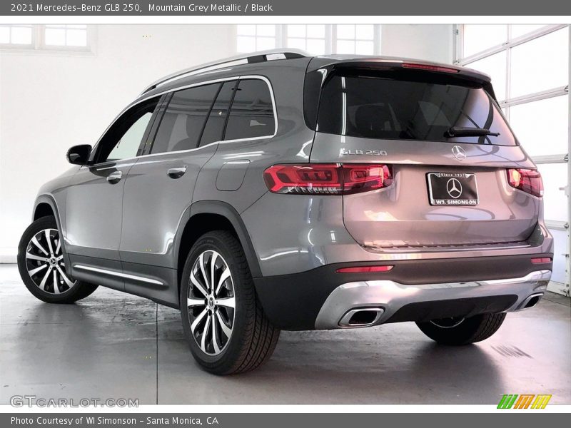 Mountain Grey Metallic / Black 2021 Mercedes-Benz GLB 250