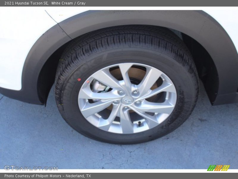 White Cream / Gray 2021 Hyundai Tucson SE