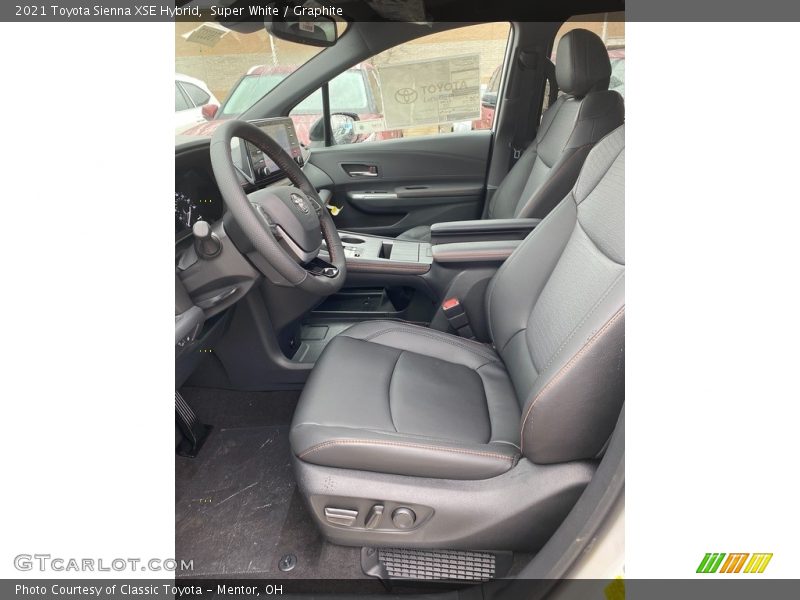 Super White / Graphite 2021 Toyota Sienna XSE Hybrid