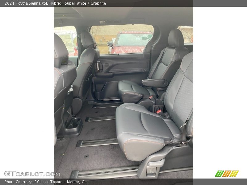 Super White / Graphite 2021 Toyota Sienna XSE Hybrid