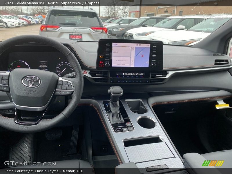 Super White / Graphite 2021 Toyota Sienna XSE Hybrid