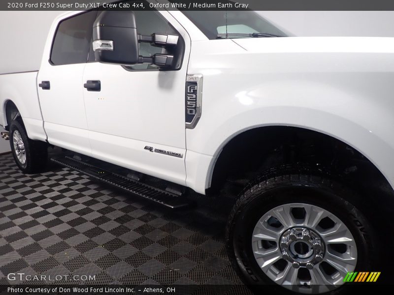 Oxford White / Medium Earth Gray 2020 Ford F250 Super Duty XLT Crew Cab 4x4