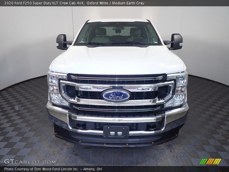 Oxford White / Medium Earth Gray 2020 Ford F250 Super Duty XLT Crew Cab 4x4