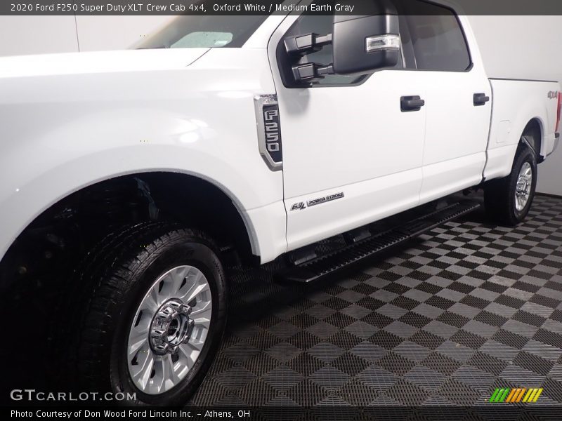 Oxford White / Medium Earth Gray 2020 Ford F250 Super Duty XLT Crew Cab 4x4