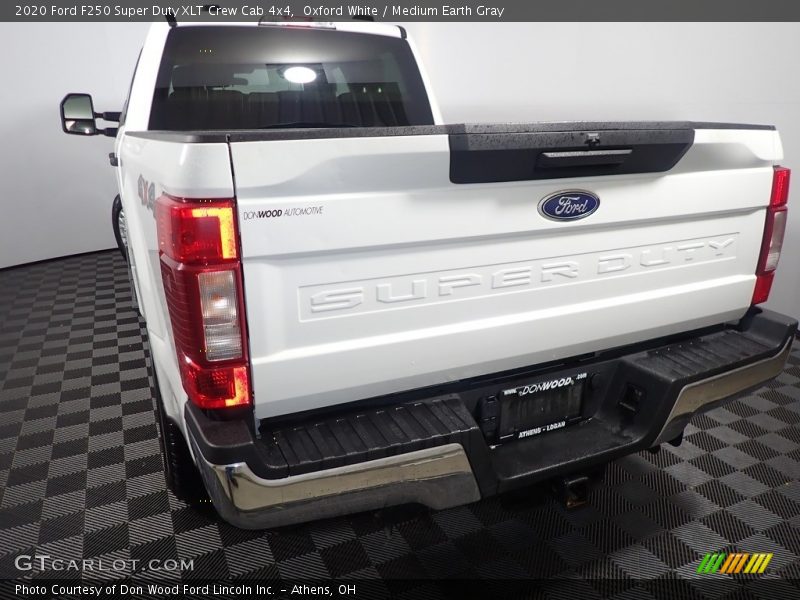 Oxford White / Medium Earth Gray 2020 Ford F250 Super Duty XLT Crew Cab 4x4