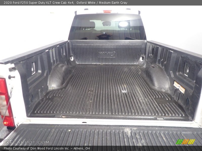 Oxford White / Medium Earth Gray 2020 Ford F250 Super Duty XLT Crew Cab 4x4