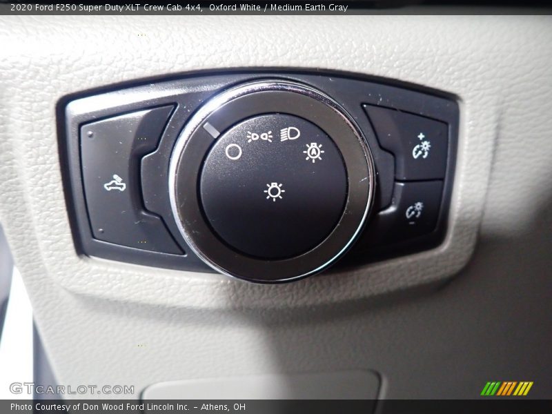 Oxford White / Medium Earth Gray 2020 Ford F250 Super Duty XLT Crew Cab 4x4