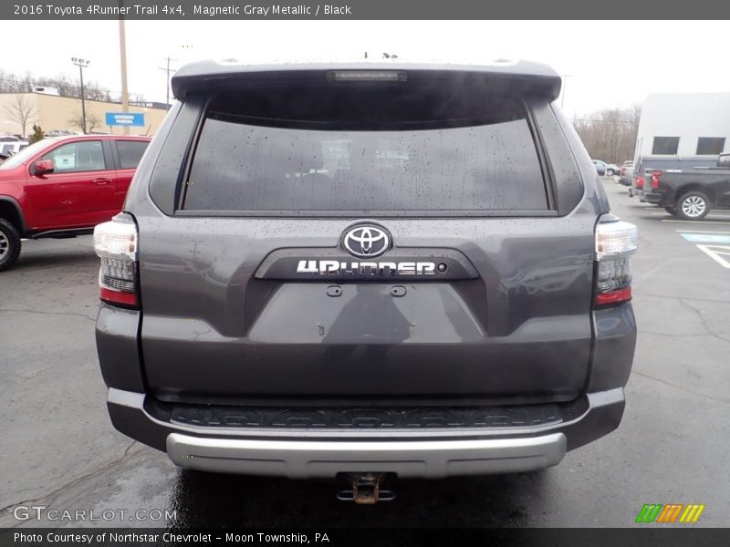 Magnetic Gray Metallic / Black 2016 Toyota 4Runner Trail 4x4