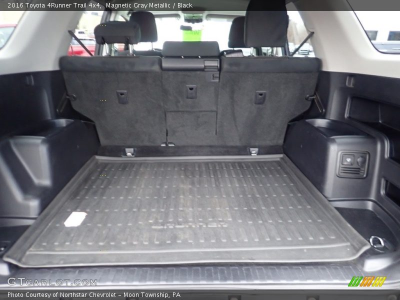 Magnetic Gray Metallic / Black 2016 Toyota 4Runner Trail 4x4