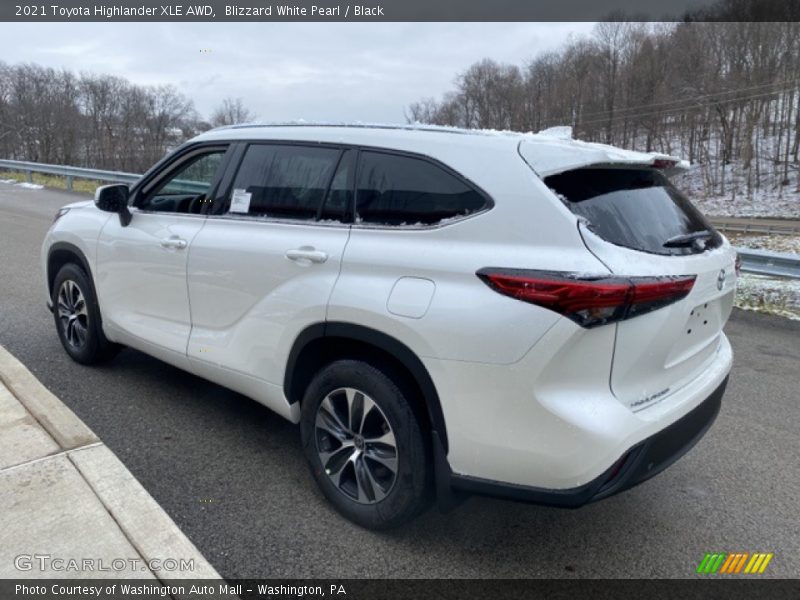 Blizzard White Pearl / Black 2021 Toyota Highlander XLE AWD