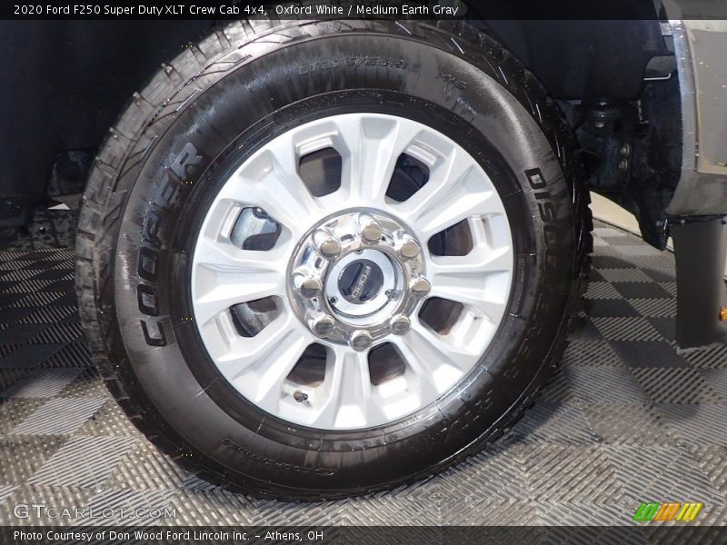 Oxford White / Medium Earth Gray 2020 Ford F250 Super Duty XLT Crew Cab 4x4