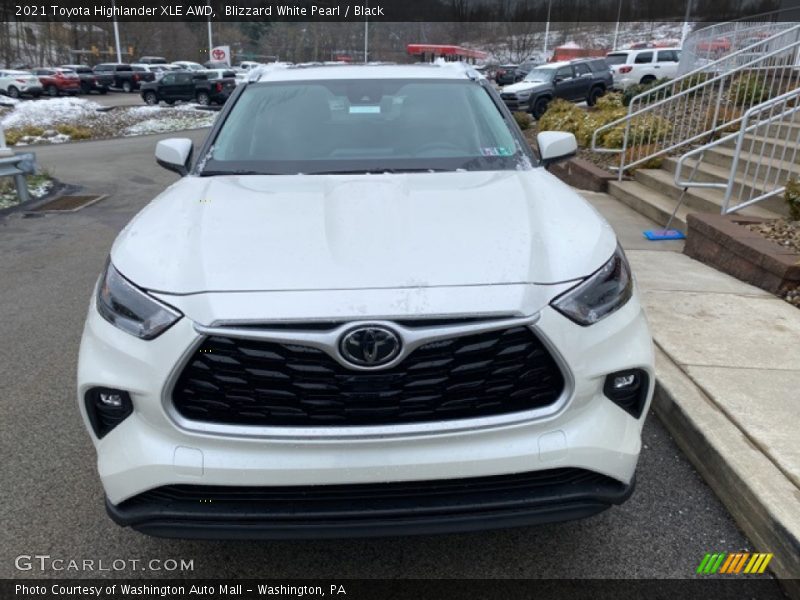 Blizzard White Pearl / Black 2021 Toyota Highlander XLE AWD