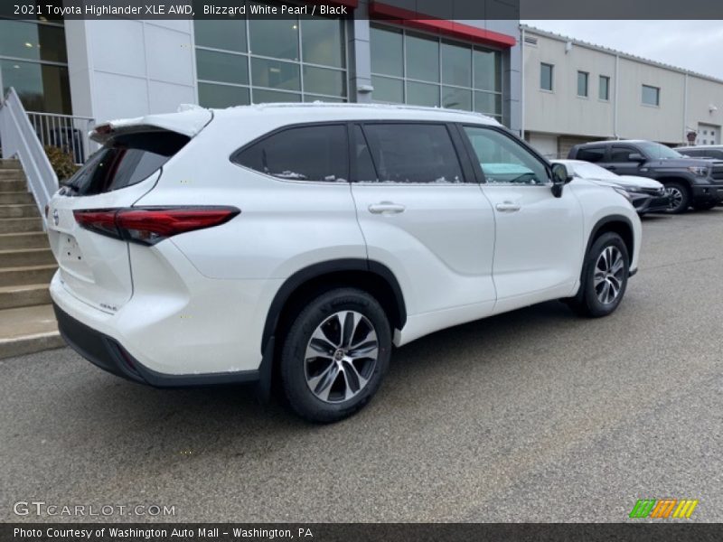 Blizzard White Pearl / Black 2021 Toyota Highlander XLE AWD