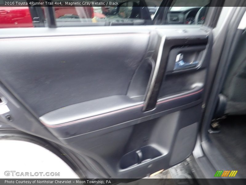 Magnetic Gray Metallic / Black 2016 Toyota 4Runner Trail 4x4