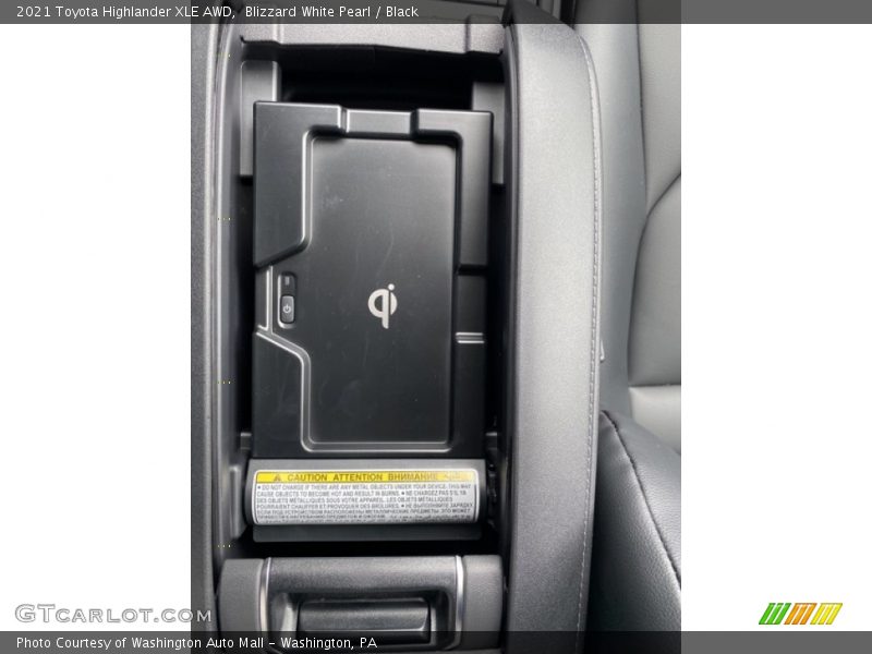 Blizzard White Pearl / Black 2021 Toyota Highlander XLE AWD