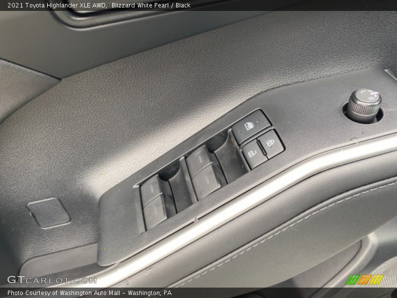 Blizzard White Pearl / Black 2021 Toyota Highlander XLE AWD