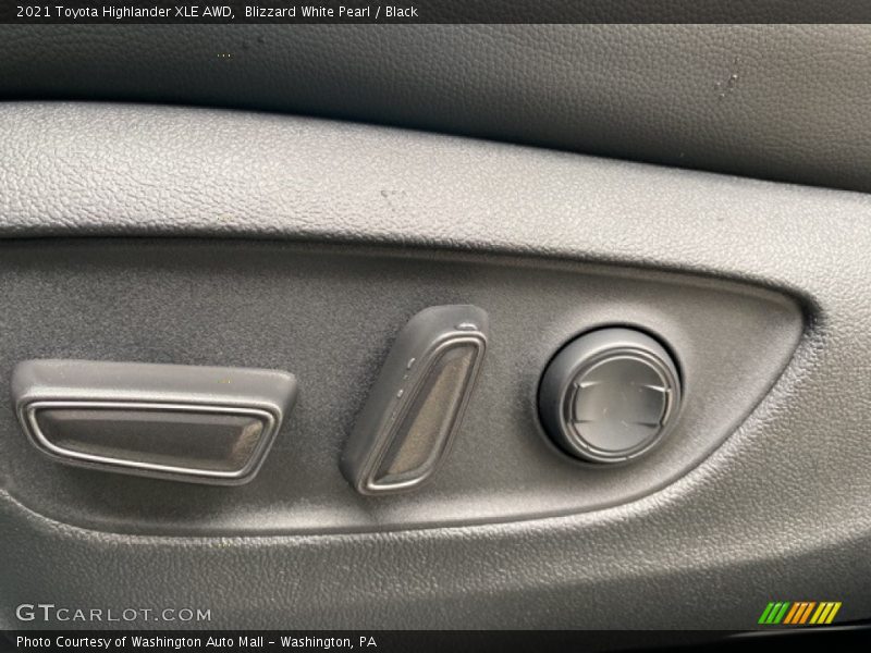 Blizzard White Pearl / Black 2021 Toyota Highlander XLE AWD