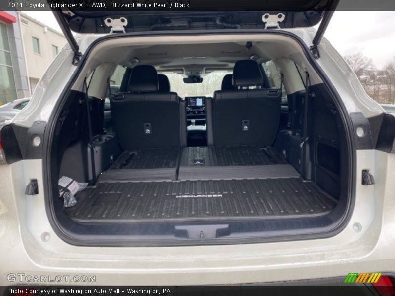 Blizzard White Pearl / Black 2021 Toyota Highlander XLE AWD