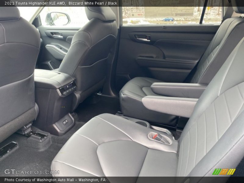 Blizzard White Pearl / Black 2021 Toyota Highlander XLE AWD