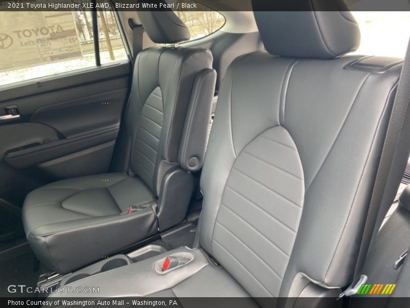 Blizzard White Pearl / Black 2021 Toyota Highlander XLE AWD