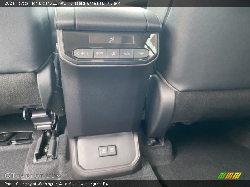 Blizzard White Pearl / Black 2021 Toyota Highlander XLE AWD