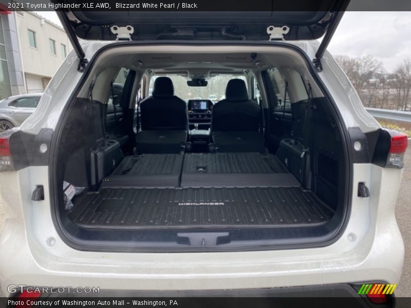 Blizzard White Pearl / Black 2021 Toyota Highlander XLE AWD