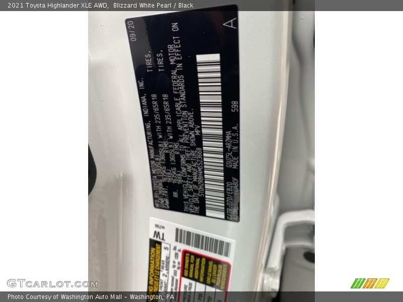 Blizzard White Pearl / Black 2021 Toyota Highlander XLE AWD