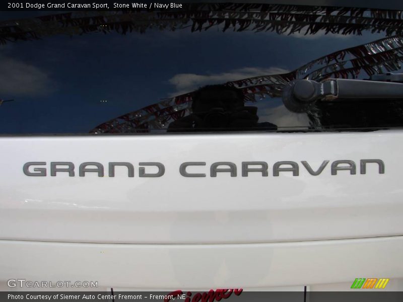 Stone White / Navy Blue 2001 Dodge Grand Caravan Sport