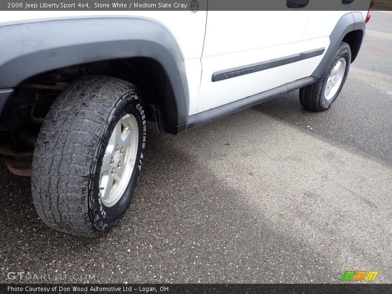 Stone White / Medium Slate Gray 2006 Jeep Liberty Sport 4x4