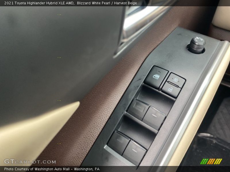 Blizzard White Pearl / Harvest Beige 2021 Toyota Highlander Hybrid XLE AWD