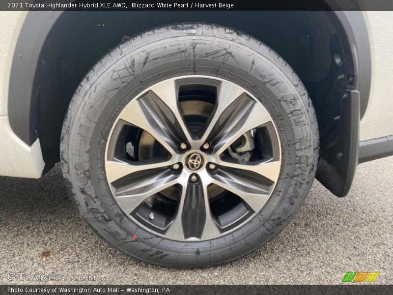 Blizzard White Pearl / Harvest Beige 2021 Toyota Highlander Hybrid XLE AWD