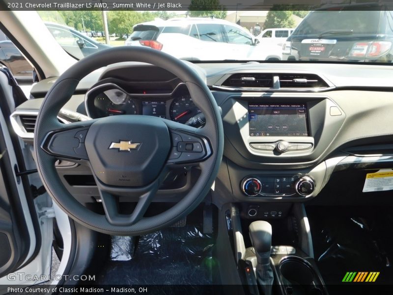 Summit White / Jet Black 2021 Chevrolet TrailBlazer LS AWD