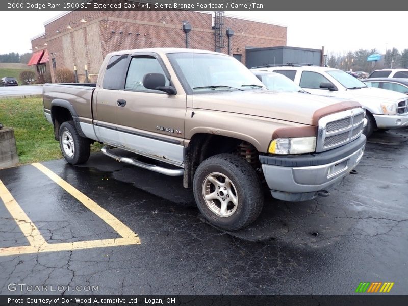 Front 3/4 View of 2000 Ram 1500 SLT Extended Cab 4x4