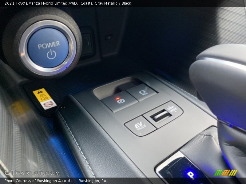 Coastal Gray Metallic / Black 2021 Toyota Venza Hybrid Limited AWD