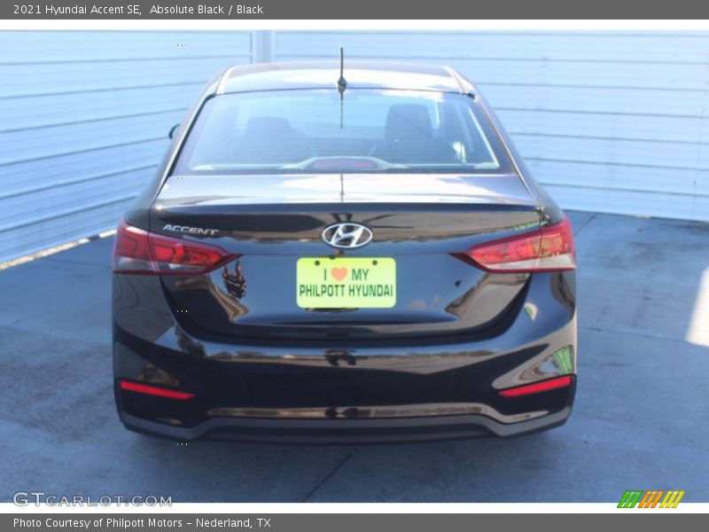 Absolute Black / Black 2021 Hyundai Accent SE