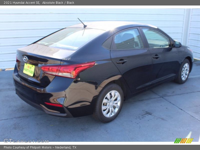 Absolute Black / Black 2021 Hyundai Accent SE