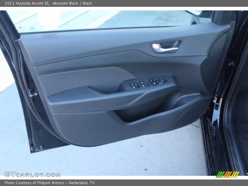 Absolute Black / Black 2021 Hyundai Accent SE