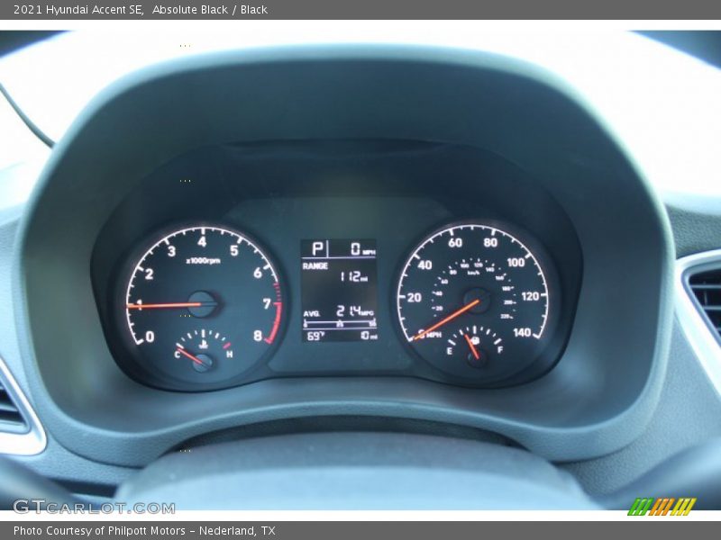 Absolute Black / Black 2021 Hyundai Accent SE