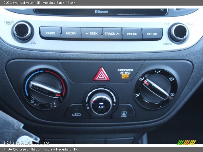 Absolute Black / Black 2021 Hyundai Accent SE