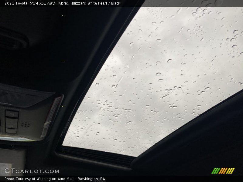 Blizzard White Pearl / Black 2021 Toyota RAV4 XSE AWD Hybrid