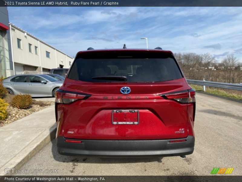 Ruby Flare Pearl / Graphite 2021 Toyota Sienna LE AWD Hybrid