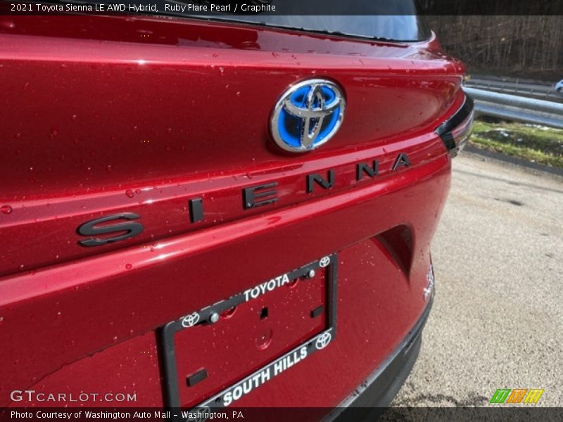 Ruby Flare Pearl / Graphite 2021 Toyota Sienna LE AWD Hybrid