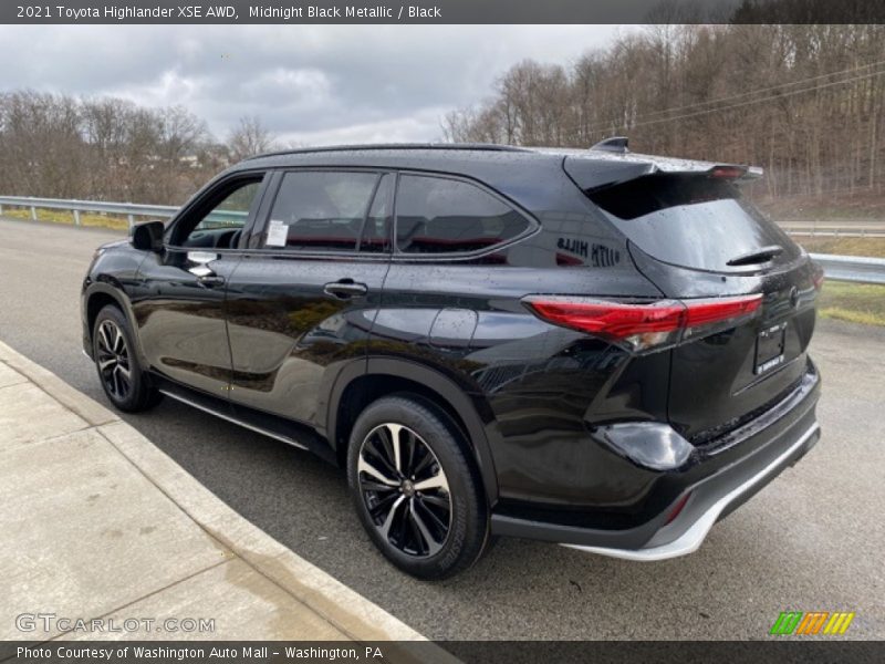Midnight Black Metallic / Black 2021 Toyota Highlander XSE AWD