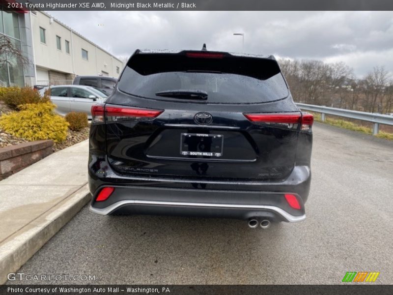 Midnight Black Metallic / Black 2021 Toyota Highlander XSE AWD