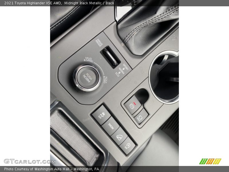 Midnight Black Metallic / Black 2021 Toyota Highlander XSE AWD