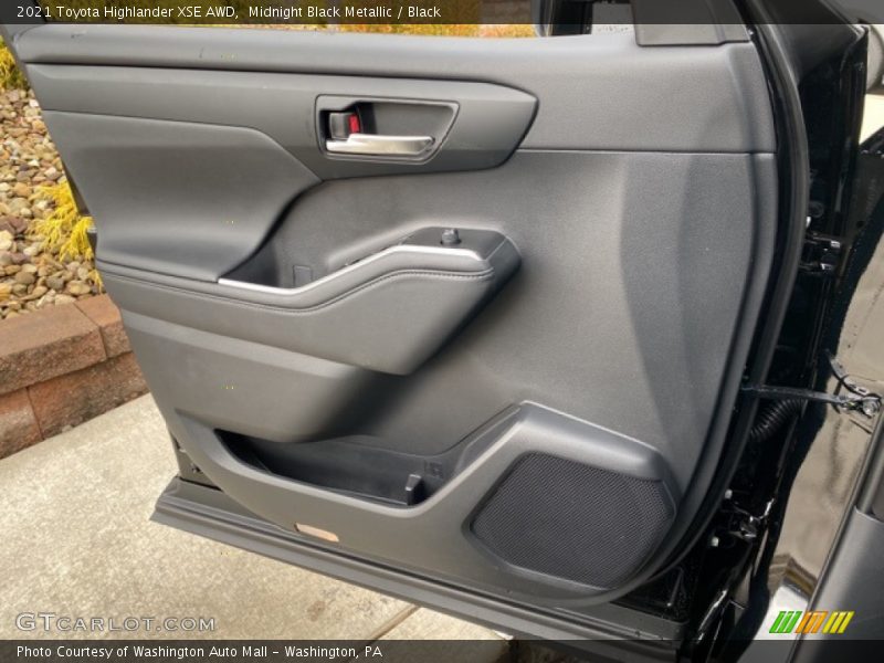 Door Panel of 2021 Highlander XSE AWD
