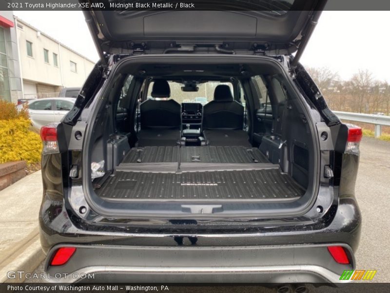  2021 Highlander XSE AWD Trunk