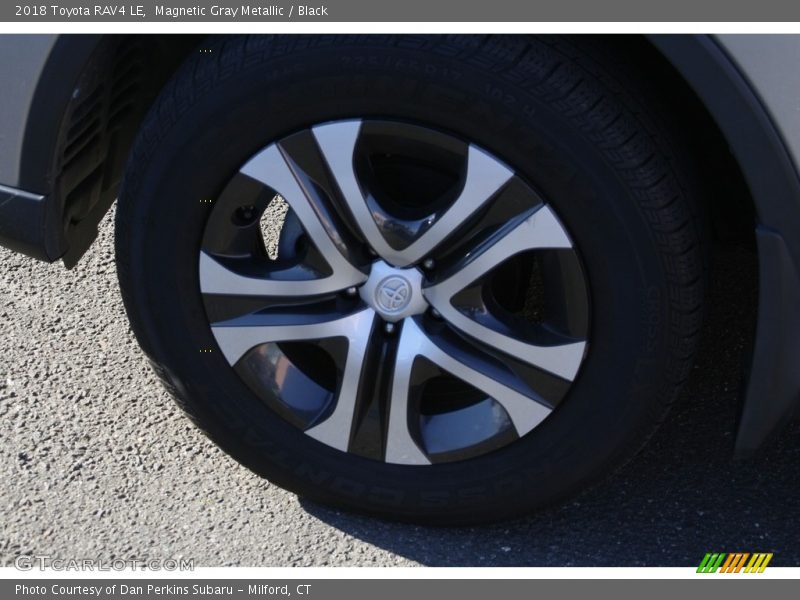 Magnetic Gray Metallic / Black 2018 Toyota RAV4 LE